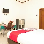 Super Oyo 353 Loesje Guest House Syariah