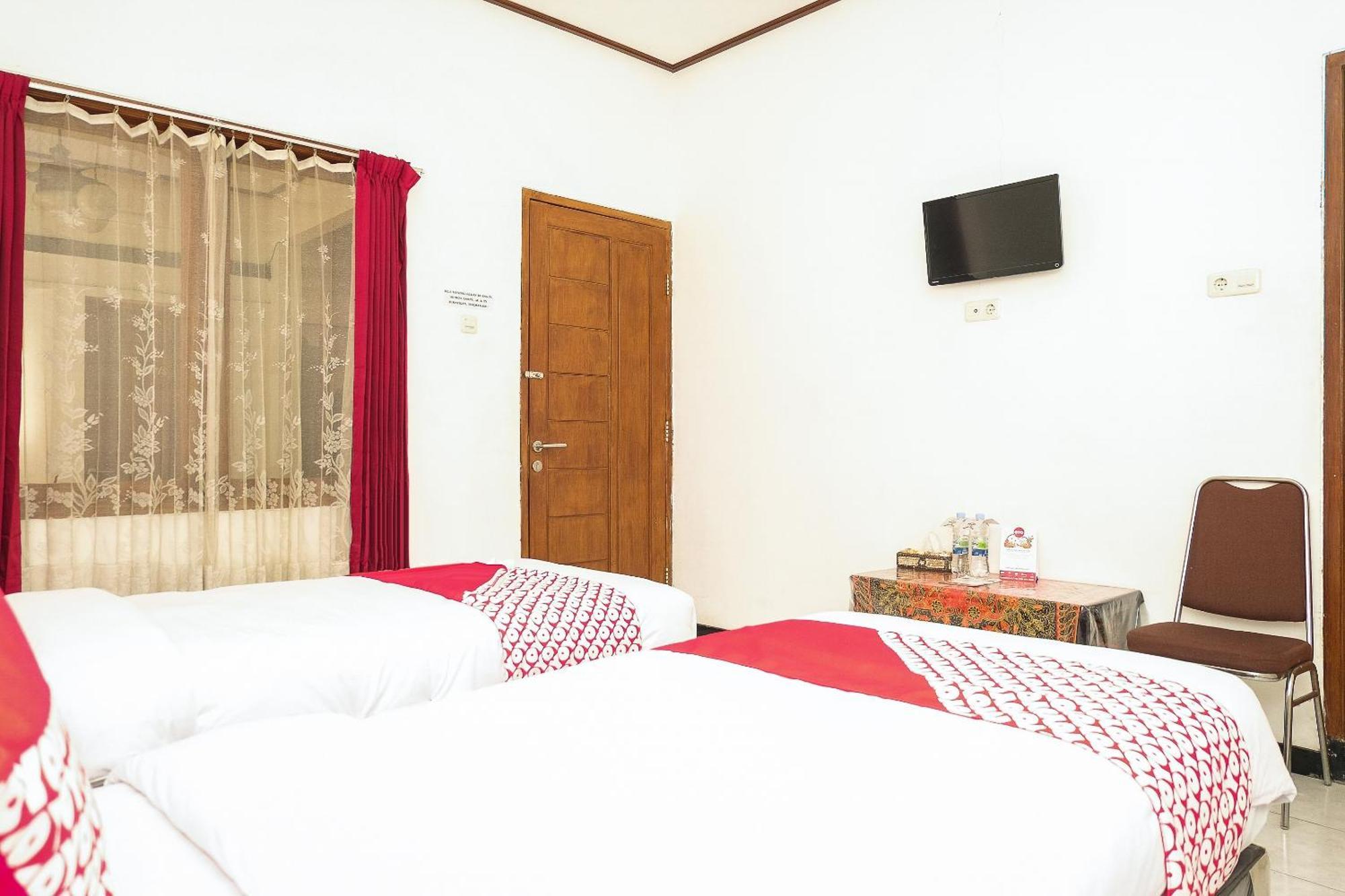 Hotel Super Oyo 353 Loesje Syariah Malang
