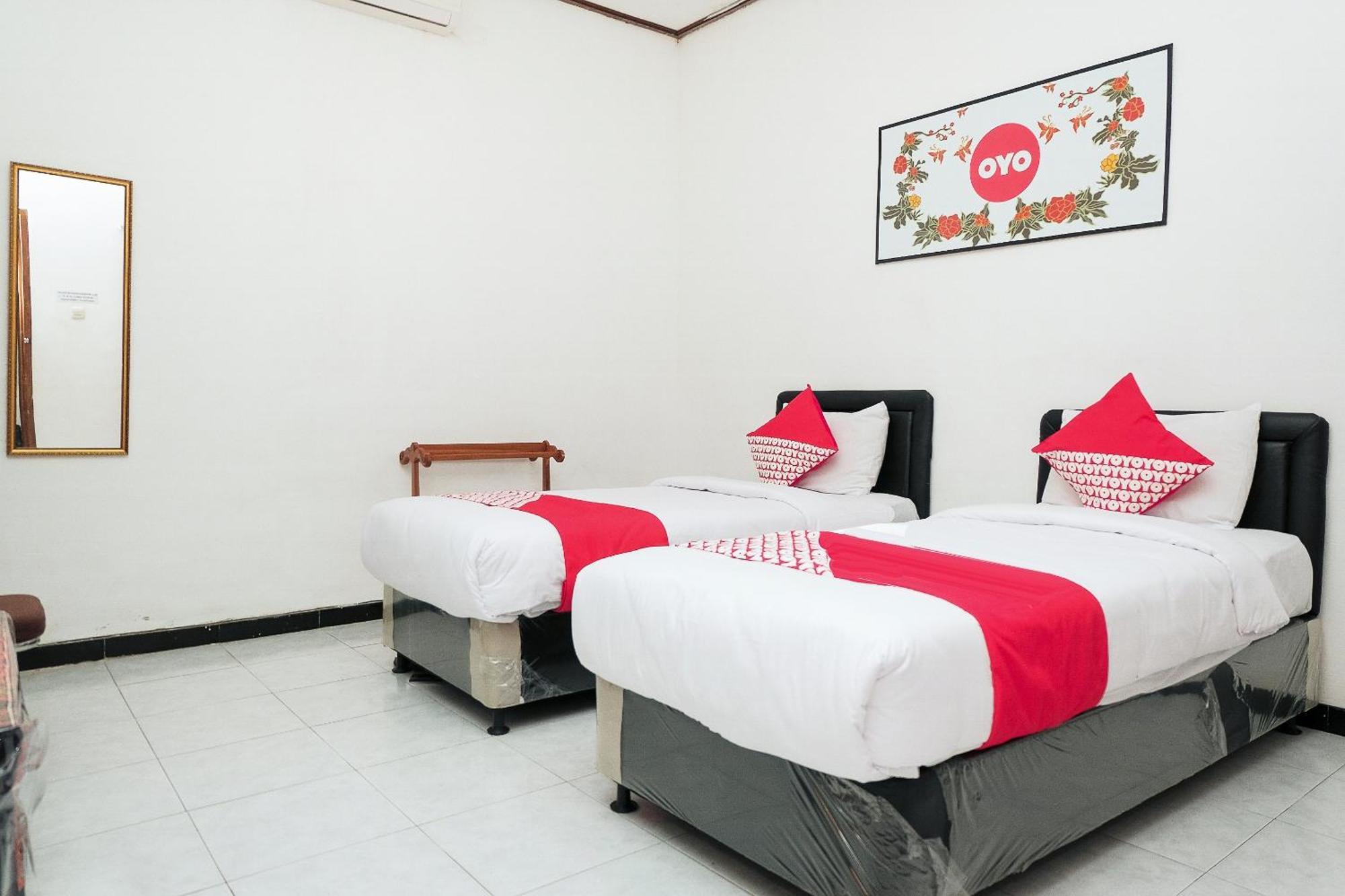 Hotel Super Oyo 353 Loesje Syariah Malang